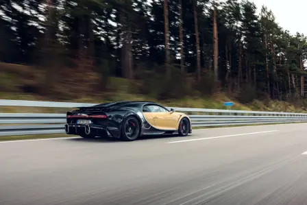Bugatti Chiron Super Sport – Courses de mise au point High Speed pour cette hypersportive à la dynamique longitudinale d’exception.