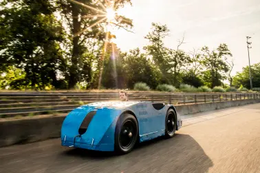 A motorsport pioneer celebrates a special anniversary: 100 years of the trailblazing Bugatti Type 32 ’Tank’.