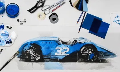 La réinterprétation du « French Racing Blue » et du « Bleu Bugatti » par Achim Anscheidt.