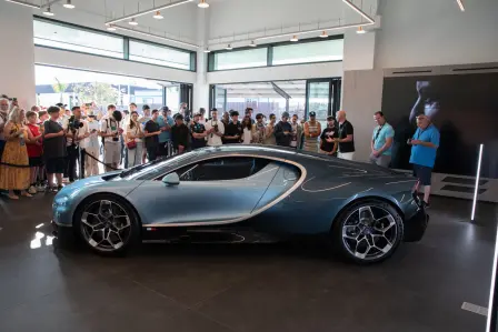 Während seiner Roadshow durch Kalifornien stand das Tourbillon als besonderer Gast bei der Super Car Show von Bugatti Newport Beach im Mittelpunkt.