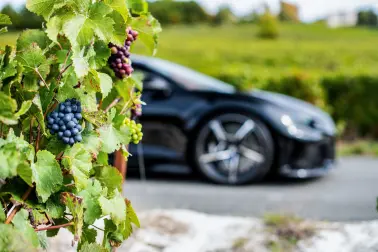 Champagne Carbon ist seit 2018 offizieller Champagner-Partner von Bugatti.