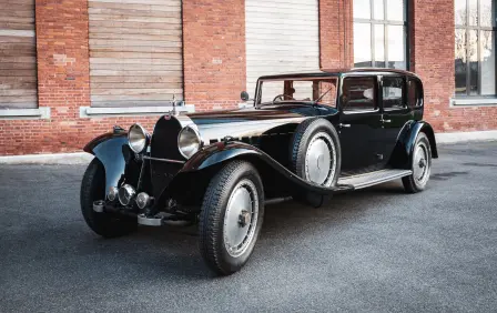 La Bugatti Type 41 Royale Park Ward exposée au musée national « Cité de l'automobile ».
