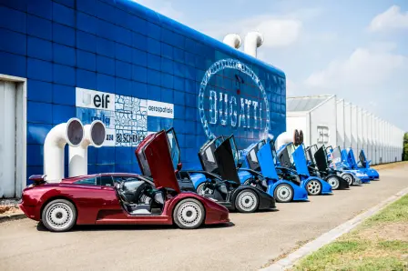 A total of twelve EB110s gathered together at the “Blue Factory” in Campogalliano, as a pilgrimage to the birthplace of the legendary Bugatti EB110.