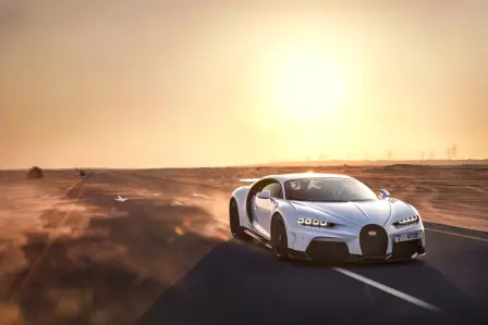 La Chiron Super Sport fait son premier arrêt à Dubaï, aux Émirats arabes unis, avant de poursuivre sa tournée du Moyen-Orient.