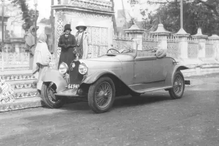 Bugatti Type 44 Roadster by Hibbard & Darrin.