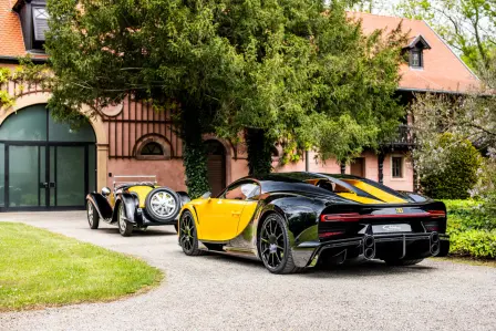 Die schwarze Mittellinie des Chiron Super Sport „55 1 of 1“ erinnert an den Type 55.