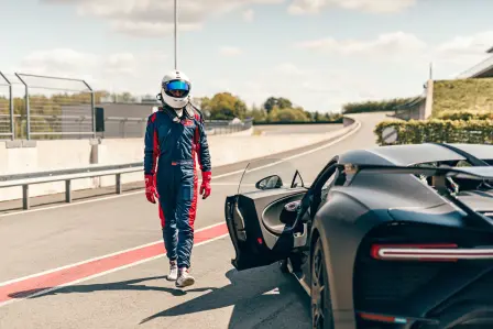 Fine-tuning the Chiron Pur Sport on the test track.