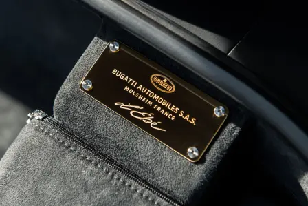 The L’Ébé signature, a dedication to Ettore’s Bugatti daughter. 